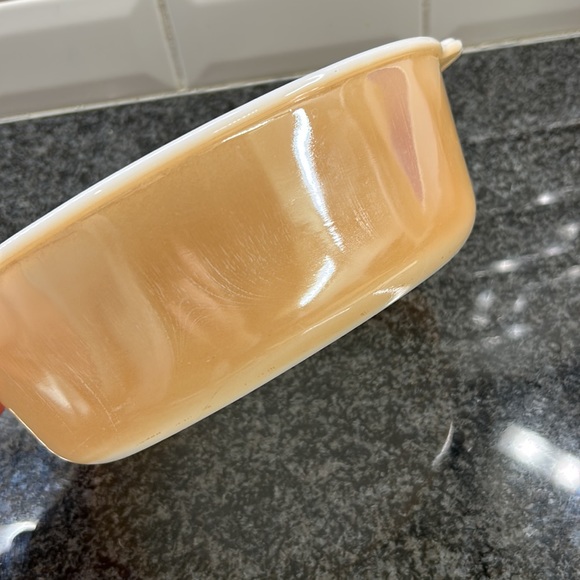 Vintage Fire King Casserole Dish / Serving Bowl with Lid. 467 - Picture 16 of 17